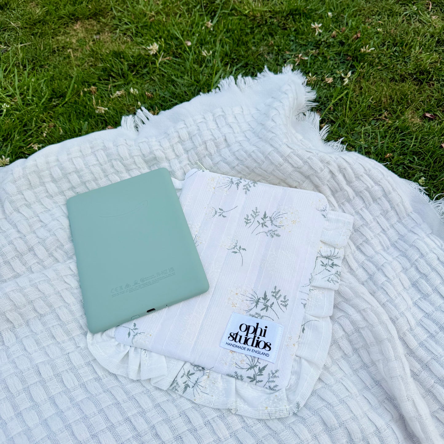 Maisy Zip Tech Sleeve
