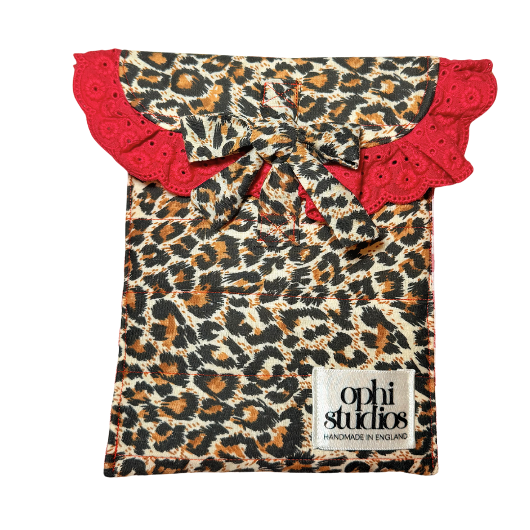 Leo Red Tie Tech Sleeve