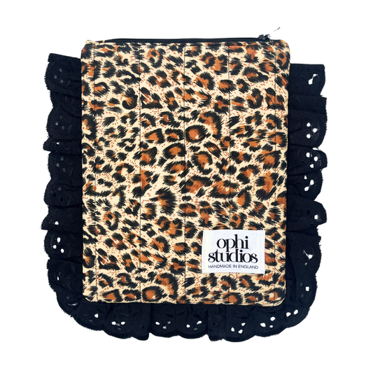 Leo Black Zip Tech Sleeve