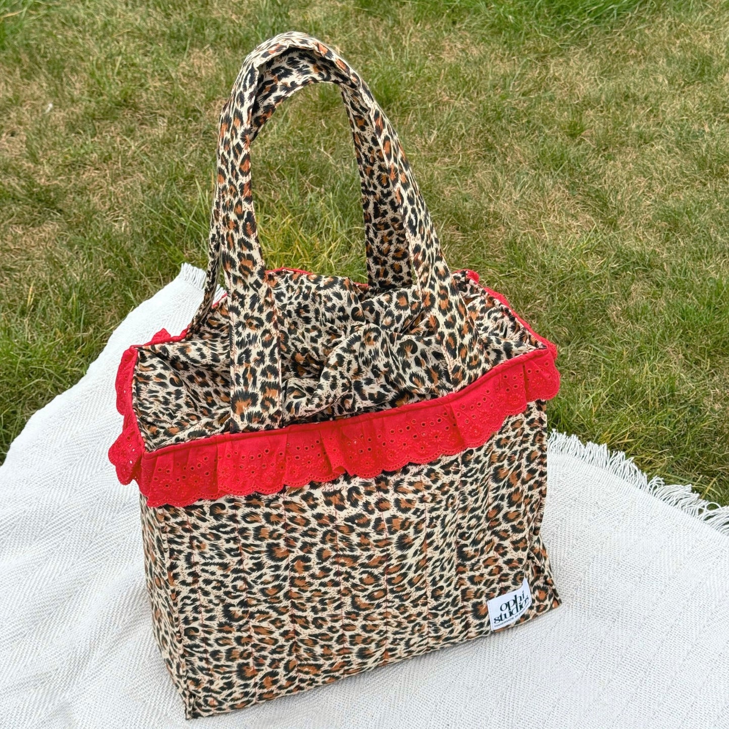 Leo Red Tote Bag