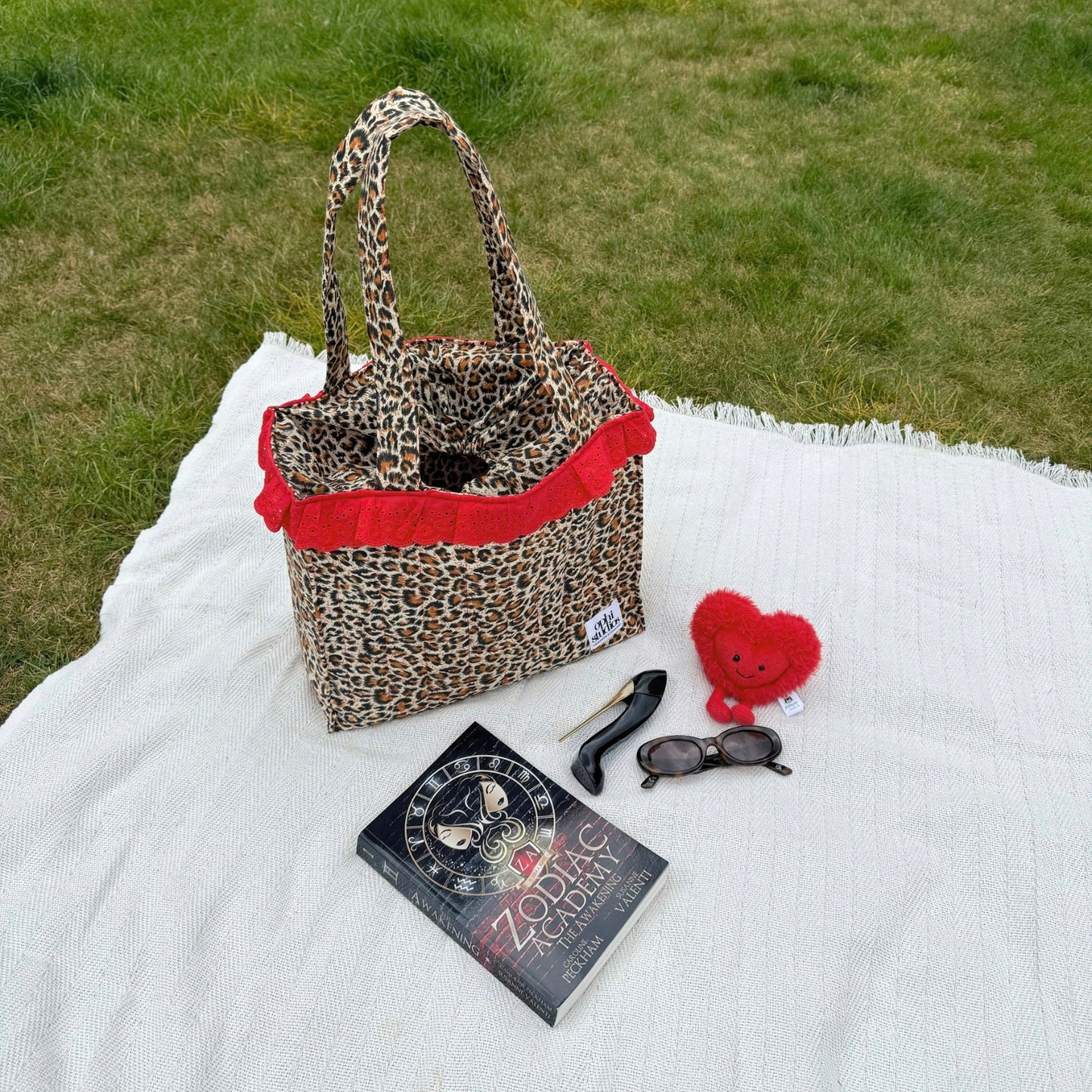 Leo Red Tote Bag