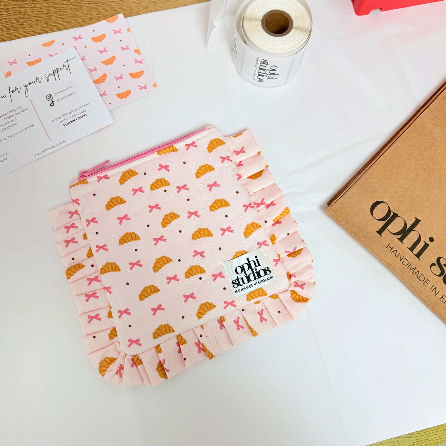 Croissant Kiss Zip Tech Sleeve