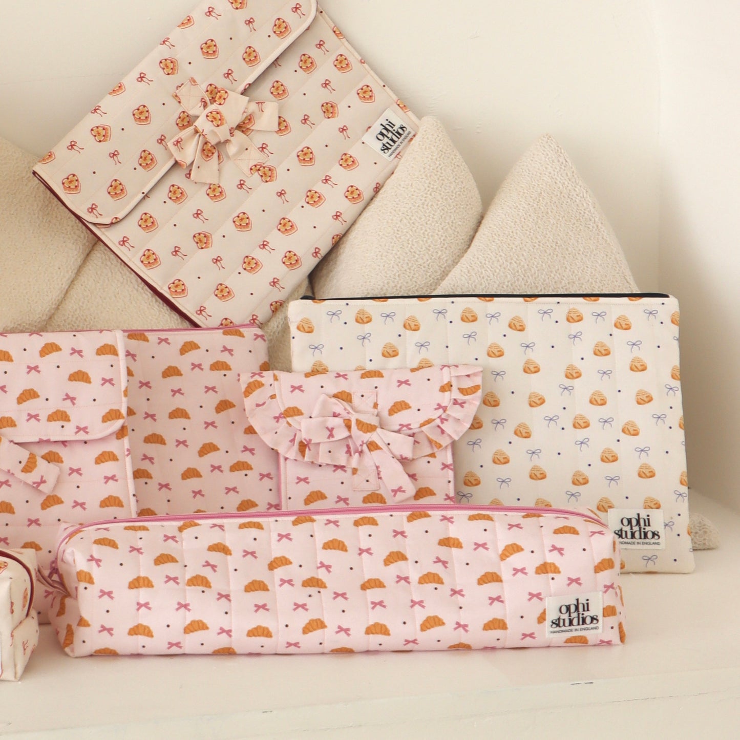 Croissant Kiss Hair Tools Bag