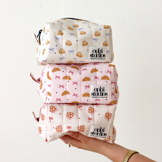 Croissant Kiss Make-up Bag 