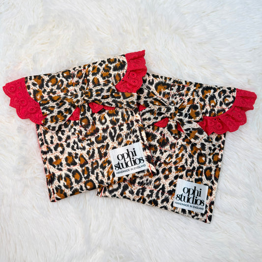 Leo Red Tie Tech Sleeve