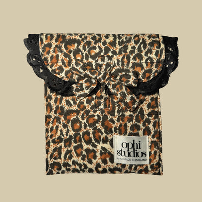 Leo Black Tie Tech Sleeve