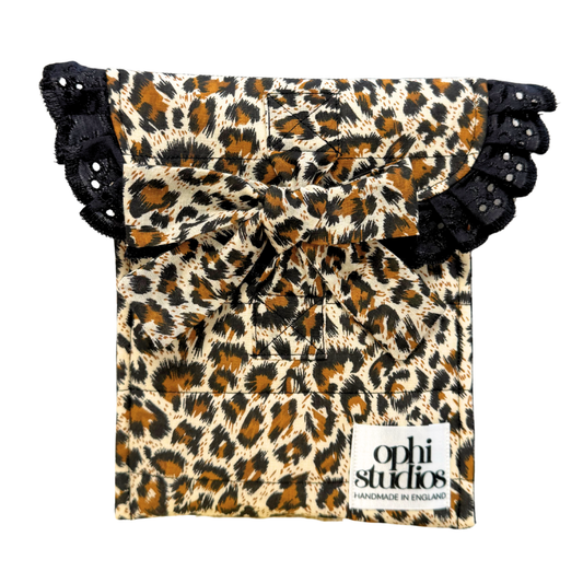 Leo Black Tie Tech Sleeve