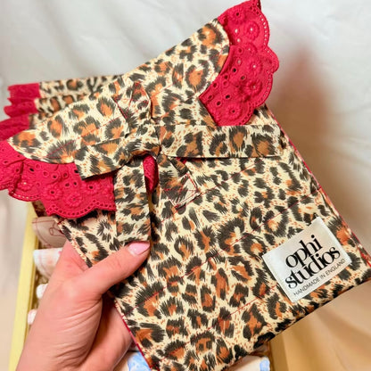 Leo Red Tie Tech Sleeve